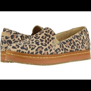 TOMS Palma Leather Wrap - Desert Tan Leopard Print